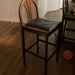 FREE SET OF BAR STOOLS PICK SUNDAY