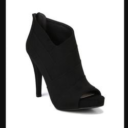 Fergalicious by Fergie toe booties