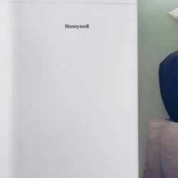 Portable A/C UNIT (used White Works Great)