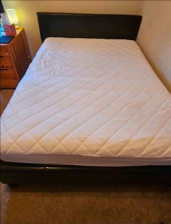 Queen size bed with mattress
