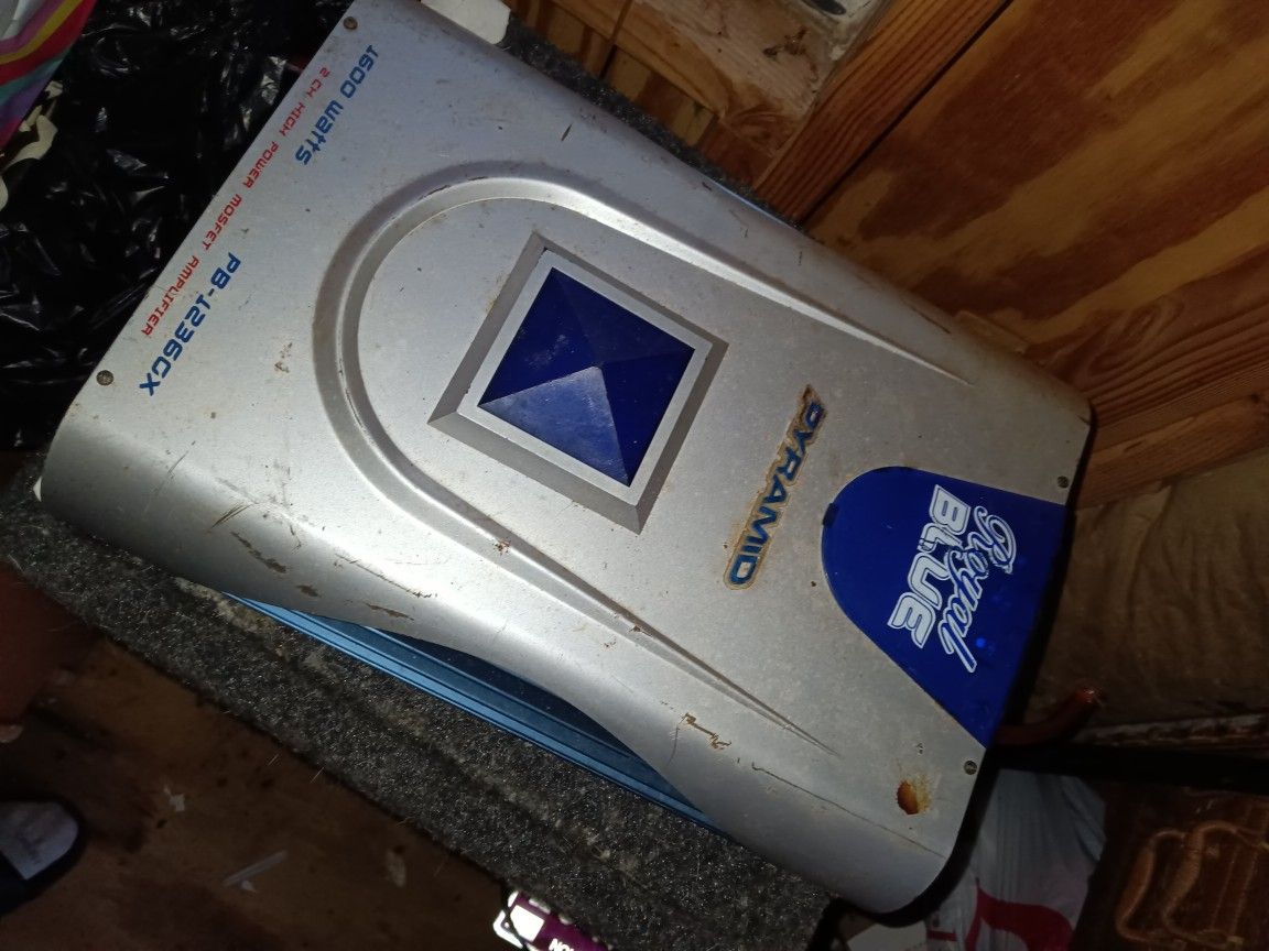 Royal Blue 1600 Watt Amp