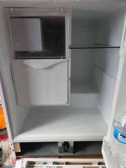 U Line mini fridge with icemaker compartment