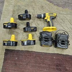 Dewalt DC725 Hammerdrill/drill Driver  With 5 Good Batteries And 2 Chargers