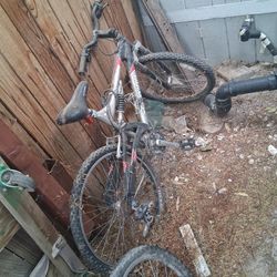 $25 Bicicleta Para Reparación 