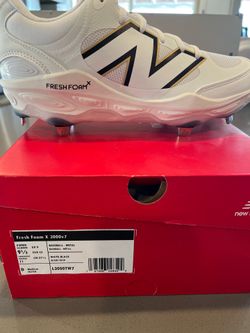 New Balance Baseball cleats