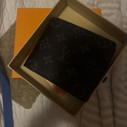 Louis Vuitton Men’s Wallet 
