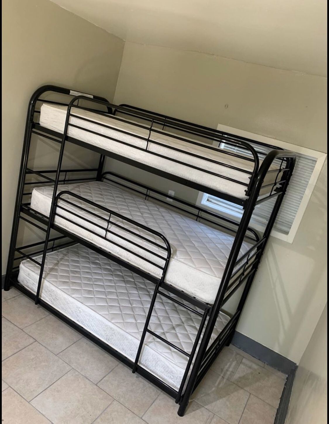 twin bunk bed / litera triple de metal