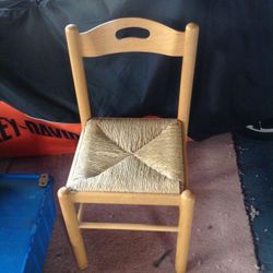Nice clean Wooden Basketweave chair....