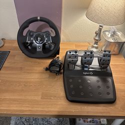 Logitech G920 Driving Force Racing Wheel for Xbox One and PC