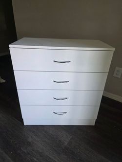 2 night stand size kids dressers
