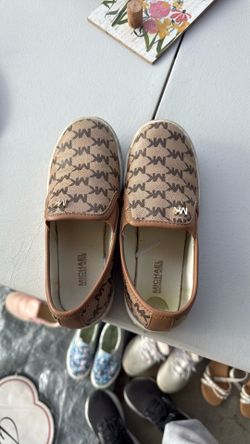 MK girl shoes