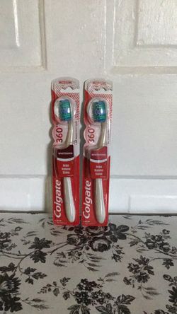 Colgate toothbrushes medium