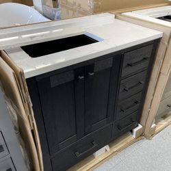 Bathroom vanity cabinet 36” full mango Quartz top with sink