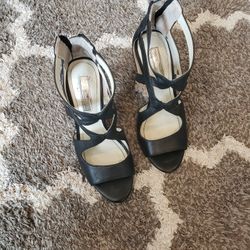 BCBG Size 4 High Heels 
