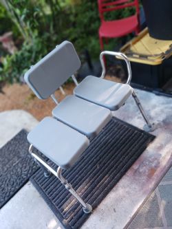 BRAND NEW EX LARG TRANSFER SHOWER CHAIR 24 FIRM GO MY POST ALOT ITEM TO SEE