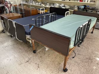TWIN SIZE DRIVE ELECTRIC HOSPITAL BED LIKE NEW WITH MATTRESS AND COVER