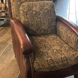 Thomasville Leather/ Fabric Chair