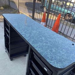 Manicure Table