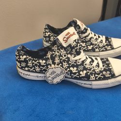 Simpson's Skull And Cross Bones Converse Size 10 1/2
