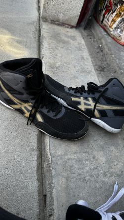 Size 8.5 ASICS Wrestling Shoes