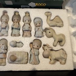 Precious Moments 1982 The Nativity Scene 