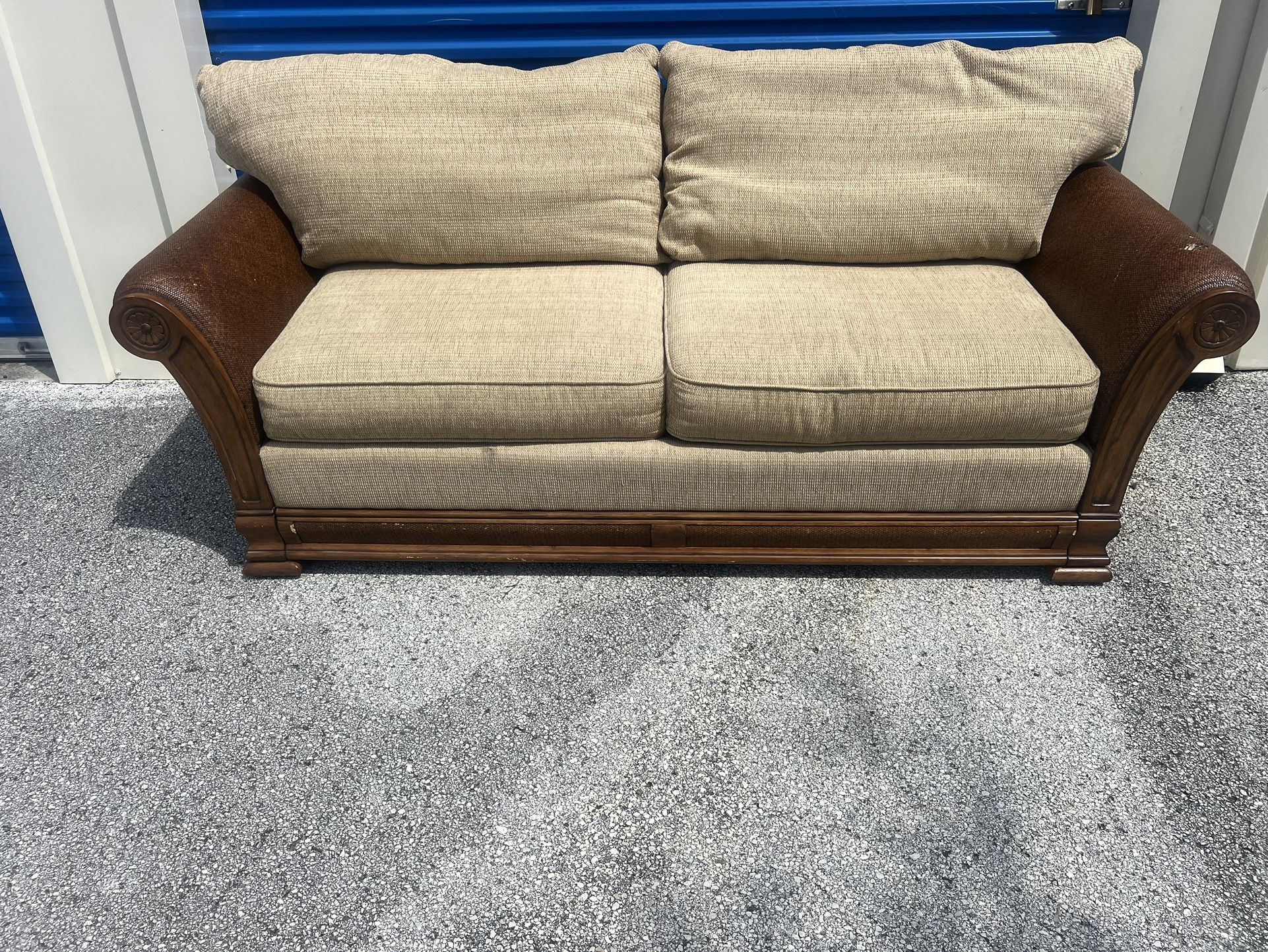 Sofa / Couch