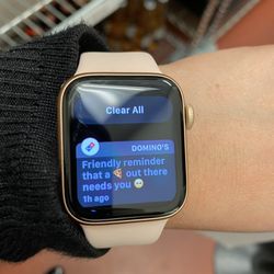 Apple Watch 8 Gently Used