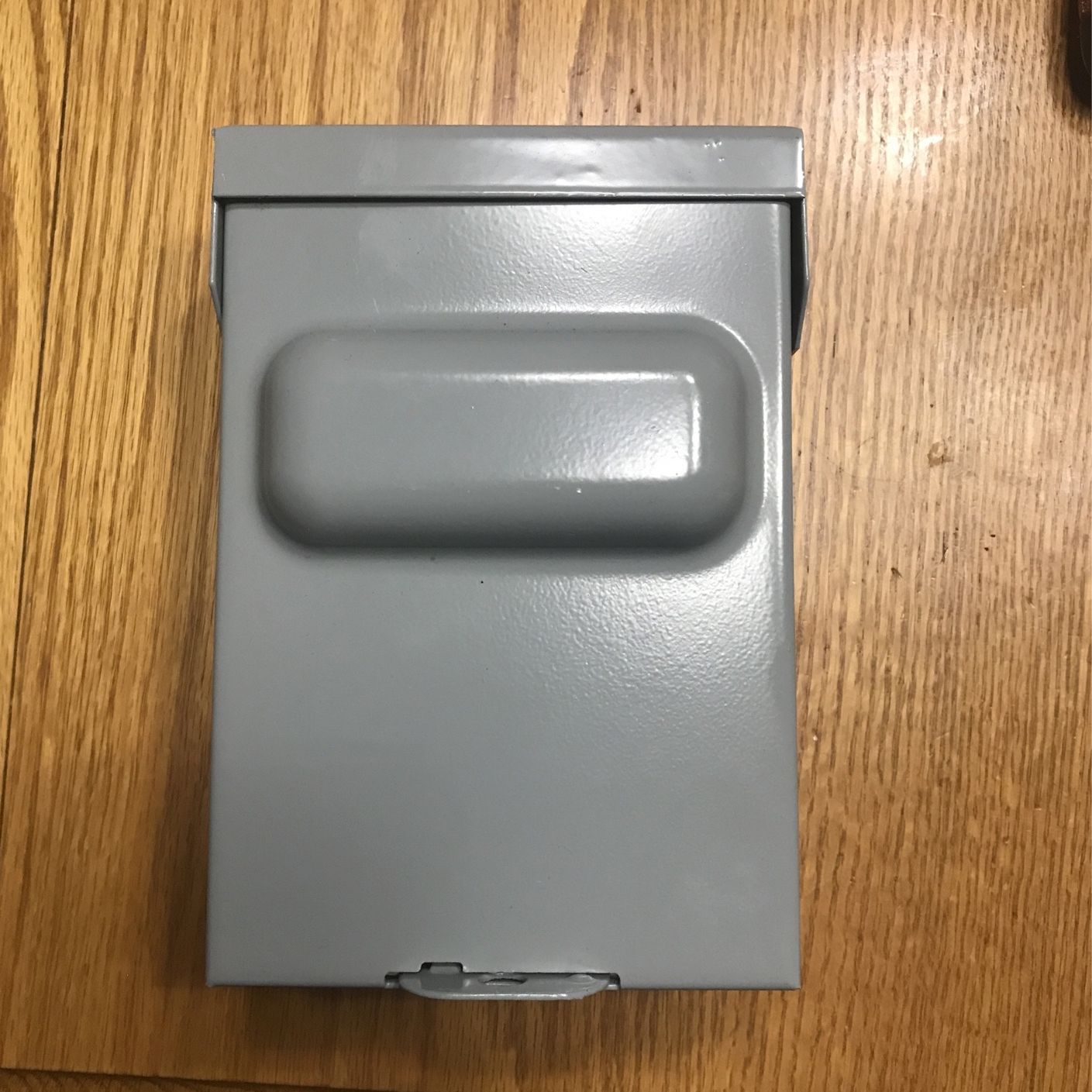 83335 Rainproof Outdoor Pull Fuse Box240 Volt