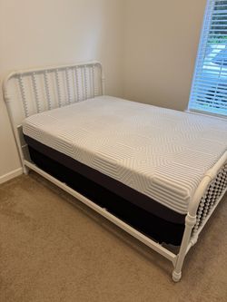 Full size mattress and foundation