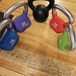 PREMIUM LIFEFITNESS KETTLEBELLS! 10/15/18/20/26LB EXCELLENT SHAPE!$135