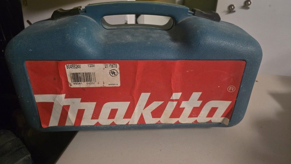 Makita B04552 Finishing Sander