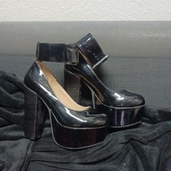 Black Chunky Retro Heels sz 6