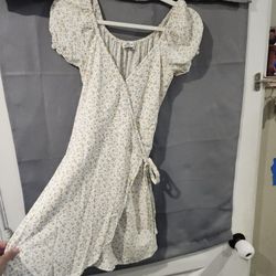 M Junior Hollister Dress