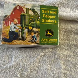 John Deere Salt And Pepper Shaker And Little Lunchbox A Small Lunchbox None Of It’s Ever Been Used Still Got Tags
