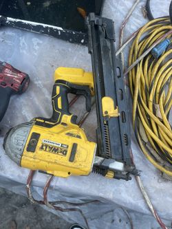 DEWALT 20V MAX 21° Plastic Collated Cordless