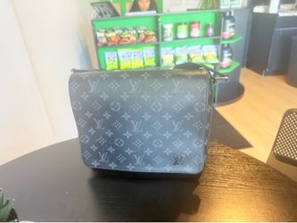 Lv messenger Bag
