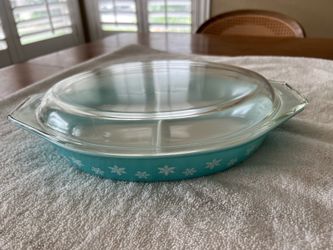 Vintage Pyrex Turquoise Snowflake Divided Casserole with Original Glass Lid – Model 1063 (1½ Quart)