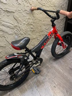 Trek 16 Kids Bike Local Delivery Available for An Additional Fee  🚴🚴🏻‍♂️🚴‍♀️ See My Other Items