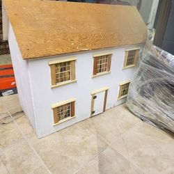 Antique Dollhouse And Furniture 