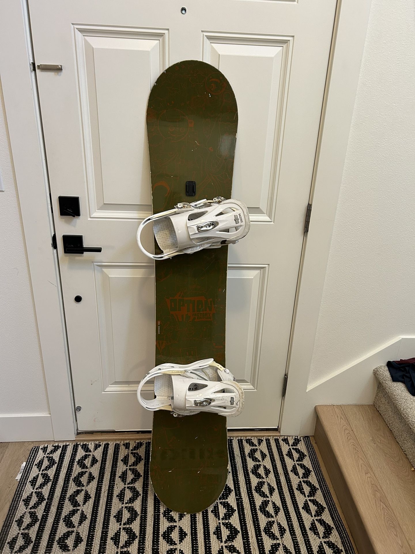 Snowboard - Option - 159cm and Burton Bindings - Large/Medium