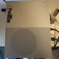 Xbox One With Headset/controllers/tv