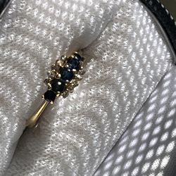 18k Genuine Sapphires & Diamonds Ring