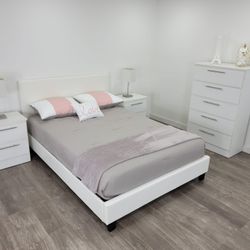 Bedroom Set // Juego De Dormitorio 