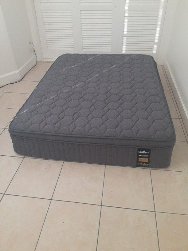 Queen Matress 14" - Only 2 Months Old