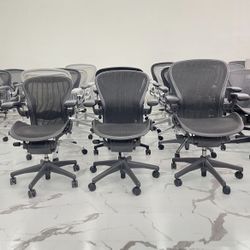 HERMAN MILLER CLASSIC AERON SIZE B FULLY LOADED CHAIRS $450 EACH DELIVERY AVAILABLE 