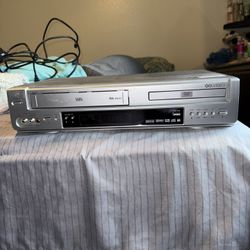 VHS/DVD PLAYER