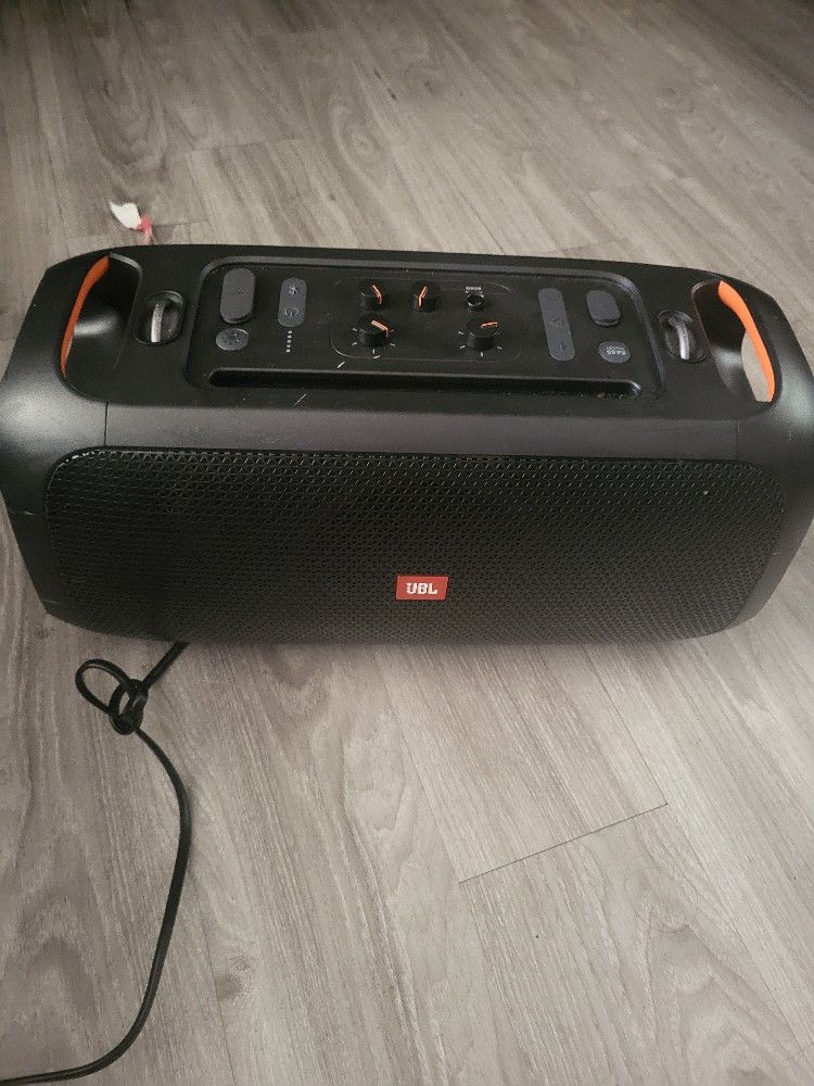 JBL Partybox On-The-Go/mic