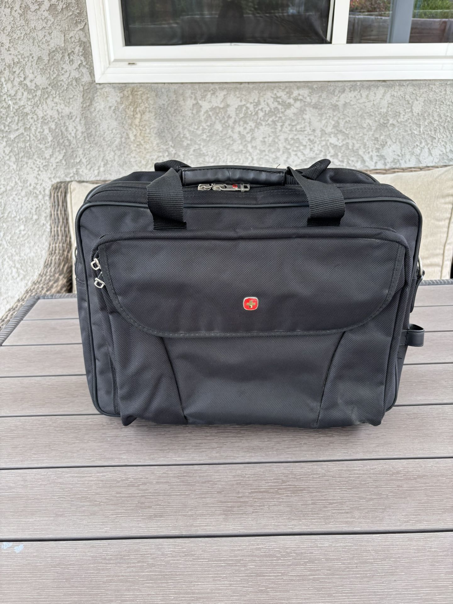 Wenger Expandable Laptop Messenger Bag with Padded Insert