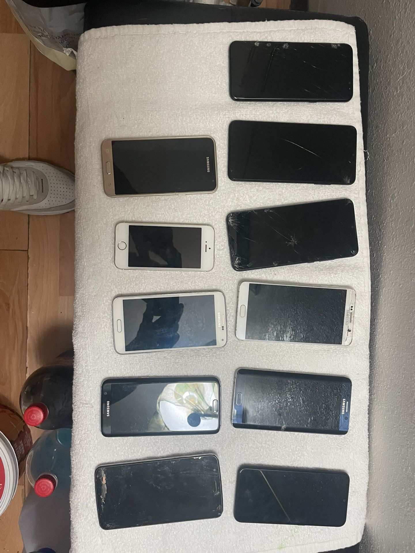 Used Phones Some Locked Some Have Cracked Front Screen Or Back Glass !!