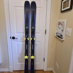 176 Cm Salomon Skis 